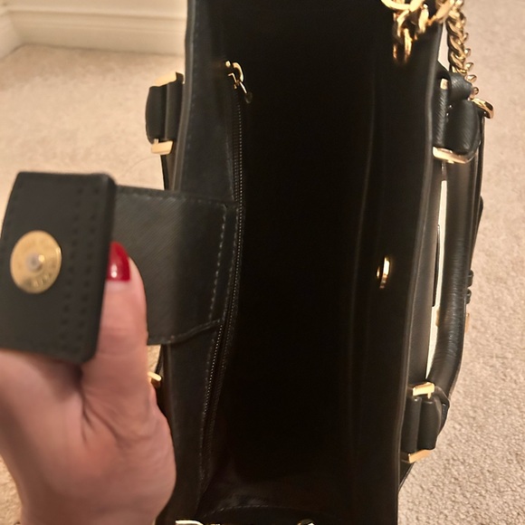 Michael Kors Medium Saffiano 100% Leather Bag 8/10 condition. No dustbag. - Picture 7 of 9